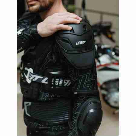 фото 9 Моточерепахи Захист тіла Leatt 5.5 Black 2XL
